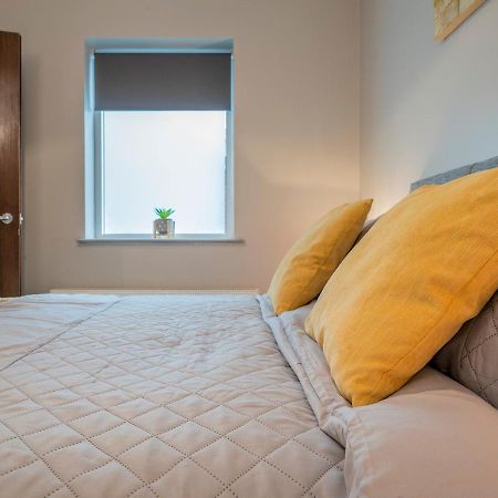 Pass The Keys Lovely 1Br Apt In No 1 Location With Top Amenities Belfast Exterior photo